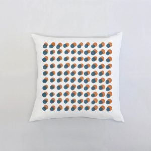 blue dots Λευκό μαξιλάρι από 100% βαμβάκι, και σχέδιο με μπλε κουκίδες