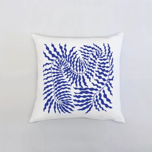 blue ferns Λευκό μαξιλάρι από 100% βαμβάκι, και σχέδιο με μπλε φτέρη